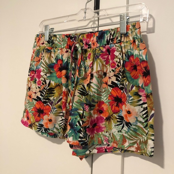 Tropical Floral Print Drawstring Beach Shorts- Size Medium - Picture 6 of 9